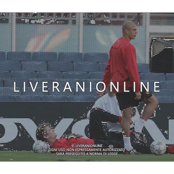 Edwin van der Sar of Manchester United stretches with Wes Brown of Manchester United during training,Manchester United Training session the day before match between , Barcelona v Manchester United, UEFA Champions League, Semi Final, First Leg, Camp Nou, Barcelona, Date 220408, Picture by Ian Kington mobile 07884001265, (IPS PHOTO AGENCY) AGENZIA ALDO LIVERANI SAS - ONLY ITALY - EDITORIAL USE ONLY 