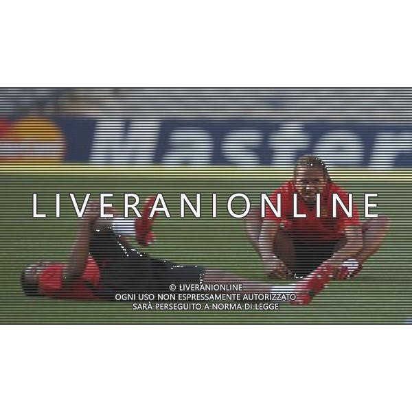 Nani of Manchester United stretches with Anderson of Manchester United during training, Manchester United Training session the day before match between , Barcelona v Manchester United, UEFA Champions League, Semi Final, First Leg, Camp Nou, Barcelona, Date 220408, Picture by Ian Kington mobile 07884001265, (IPS PHOTO AGENCY) AGENZIA ALDO LIVERANI SAS - ONLY ITALY - EDITORIAL USE ONLY 