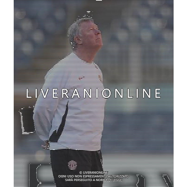 Alex Ferguson of Manchester United looks up during training, Manchester United Training session the day before match between , Barcelona v Manchester United, UEFA Champions League, Semi Final, First Leg, Camp Nou, Barcelona, Date 220408, Picture by Ian Kington mobile 07884001265, (IPS PHOTO AGENCY) AGENZIA ALDO LIVERANI SAS - ONLY ITALY - EDITORIAL USE ONLY 