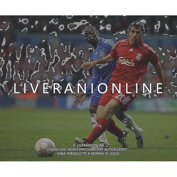 Claude Makelele of Chelsea and Liverpool\'s Javier Mascherano in Liverpool v Chelsea FC : Champions League Semifinal First Leg at Anfield in Liverpool (UK) on 22/04/2008 Picture By Marcello Pozzetti ©IPS - Photo Agency :21 Delisle Road London SE28 0JD mobile: 07973 308 835 AGENZIA ALDO LIVERANI SAS - ONLY ITALY - EDITORIAL USE ONLY