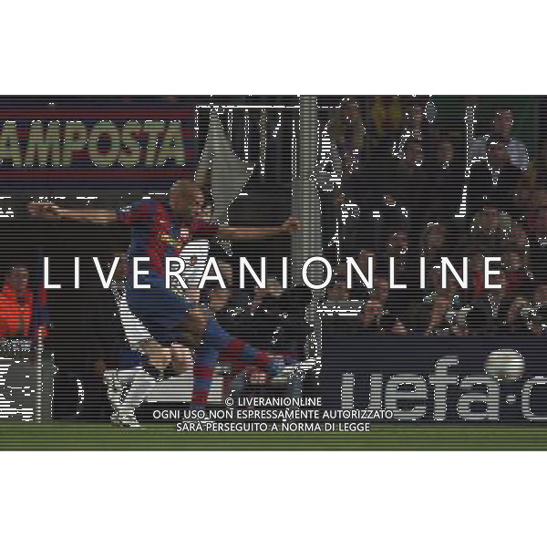 Barcelona\'s Thierry Henry has this shot punched away by Edwin van der Sar of Manchester United, Barcellona - Manchester United, UEFA Champions League, Semi Finale andata , First Leg, Camp Nou, Barcelona, Date 23/04/2008 Picture by Ian Kington (IPS PHOTO AGENCY)/Ag. Aldo Liverani sas - ONLY ITALY - EDITORIAL USE ONLY -