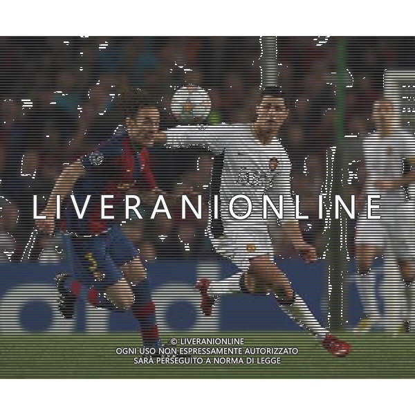 Cristiano Ronaldo of Manchester United puts pressure on Barcelona\'s Gabriel Milito, Barcellona - Manchester United, UEFA Champions League, Semi Finale andata , First Leg, Camp Nou, Barcelona, Date 23/04/2008 Picture by Ian Kington (IPS PHOTO AGENCY)/Ag. Aldo Liverani sas - ONLY ITALY - EDITORIAL USE ONLY -