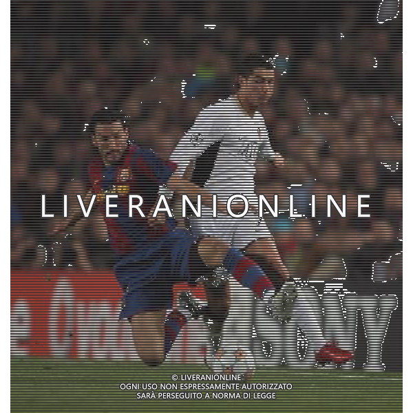 Barcelona\'s Gianluca Zambrotta challenges Cristiano Ronaldo of Manchester United, Barcellona - Manchester United, UEFA Champions League, Semi Finale andata , First Leg, Camp Nou, Barcelona, Date 23/04/2008 Picture by Ian Kington (IPS PHOTO AGENCY)/Ag. Aldo Liverani sas - ONLY ITALY - EDITORIAL USE ONLY -