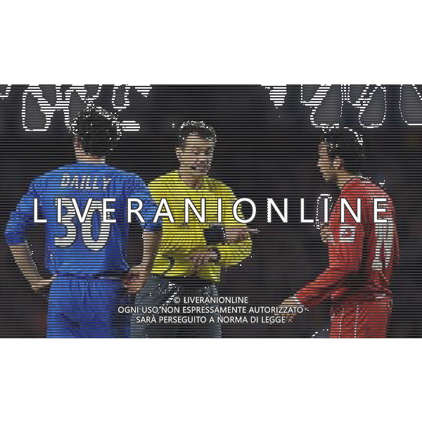 Coppa UEFA 2007/2008 Semifinali Andata Glasgow - 24.04.2008 Rangers Glasgow-Fiorentina Nella Foto:L\'ARBITRO METTE PACE FRA DAILLY E PAZZINI /Ph.Vitez-Ag. Aldo Liverani