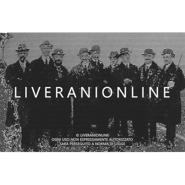 Il Gruppo dei Dissidenti Fondatori dell\'internazionale da sx: Hirtzel, Giorgio Muggiani, L. Carrer, Agostino Cappelli, F. Mauro, Guzzoni, Crivelli, Giorgio Hulss e Ugo Reitmann retrospettiva