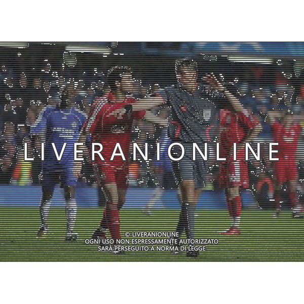 The referee of the match Roberto Rosetti from Italy points to penalty spot - arbitro indica il rigore Chelsea - Liverpool, Champions League, SemiFinale, Second Leg, (First Leg 1-1), Stamford Bridge, London, Date 30/04/2008 Picture by Marcello Pozzetti (IPS PHOTO AGENCY)/Ag. Aldo Liverani -ONLY ITALY - EDITORIAL USE ONLY - 