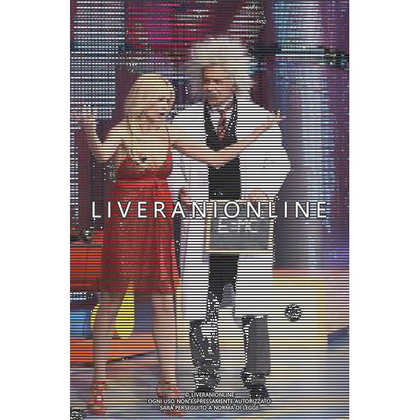 ROMA 07 05 2008 PRIMA PUNTATA DELLA TRASMISSIONE SCOMMETTIAMO CHE NELLA FOTO MATILDE BRANDI - ALESSANDRO CECCHI PAONE © PASQUINO - AG. ALDO LIVERANI SAS