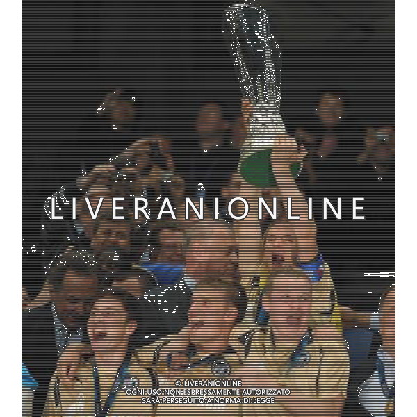 Coppa UEFA 2008 Finale Manchester - 14.05.2008 Zenit San Pietroburgo-Rangers Glasgow Nella Foto: TYMOSCHUK ANATOLIY ALZA LA COPPA Ph.Vitez-Ag. Aldo Liverani