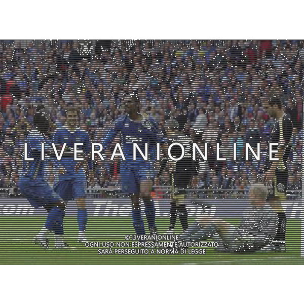 Nwankwo Kanu of Portsmouth makes 1-0 for portsmouth and celebrates in Cardiff City vs Portsmouth for the FA Cup Final 2008 at Wembley in London (UK) on 17/05/2008 Picture By Marcello Pozzetti ©IPS - Photo Agency :21 Delisle Road London SE28 0JD mobile: 07973 308 835 AG ALDO LIVERANI 