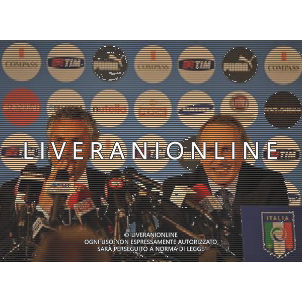 Roma - Hotel Parco dei Principi - Conferenza stampa per la lista dei giocatori della nazionale convocati per gli EUROPEI 2008 nella foto: il Ct Roberto Donadoni con Giancarlo Abete ph Corradetti / ag. Aldo Liverani