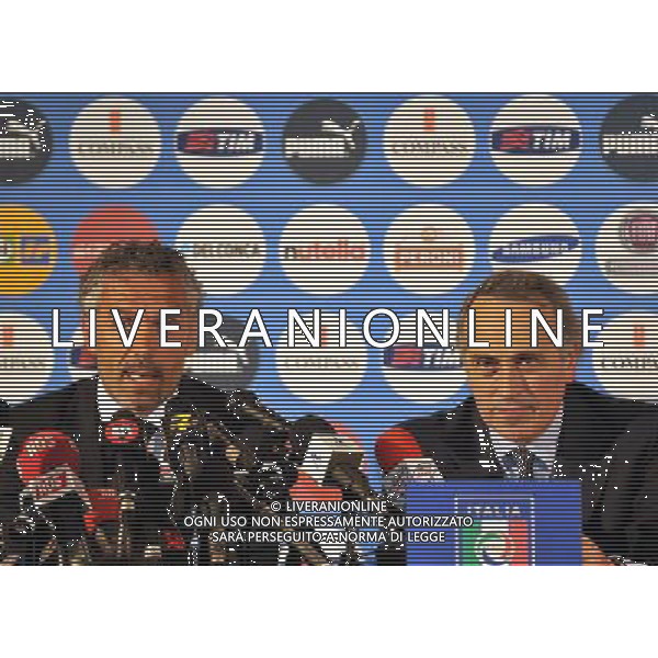 Roma - Hotel Parco dei Principi - Conferenza stampa per la lista dei giocatori della nazionale italiana convocati per gli EUROPEI 2008 - nella foto: Giancarlo ABETE e Roberto DONADONI ph Corradetti / ag. Aldo Liverani