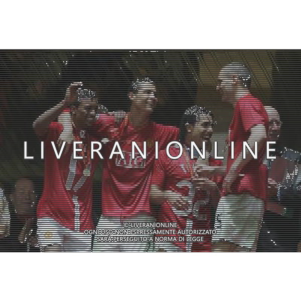 Manchester United - Chelsea Finale Champions League Mosca 21/05/2008 Festeggiamenti per la vittoria della Coppa dei giocatori del manchester nella foto Cristiano Ronaldo con Carlos Tevez ph Luzzani/Ag. Aldo Liverani Sas