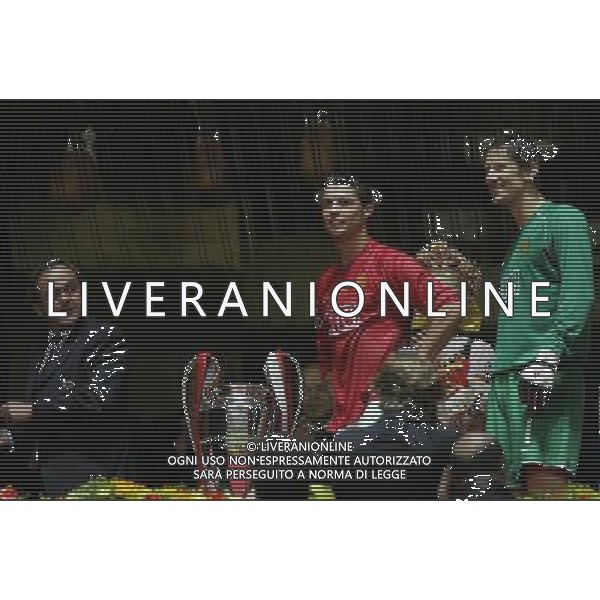Manchester United - Chelsea Finale Champions League Mosca 21/05/2008 nella foto michel platini osserva cristiano ronaldo e edwin van der sar in attesa di alzare la coppa ph Luzzani/Ag. Aldo Liverani Sas