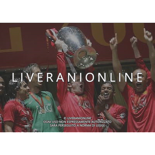 Manchester United - Chelsea Finale Champions League Mosca 21/05/2008 nella foto esultanza dei giocatori del manchester che festeggiano la vittoria - wayne rooney alza la coppa ph Luzzani/Ag. Aldo Liverani Sas