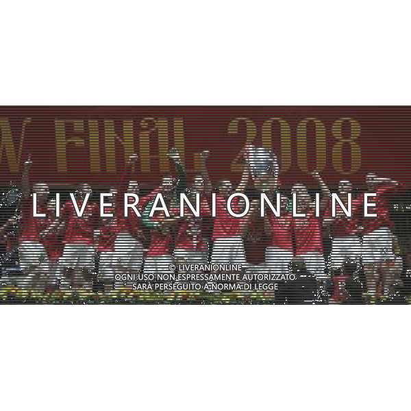 Manchester United - Chelsea Finale Champions League Mosca 21/05/2008 nella foto esultanza dei giocatori del manchester che festeggiano la vittoria alzando la coppa ph Luzzani/Ag. Aldo Liverani Sas