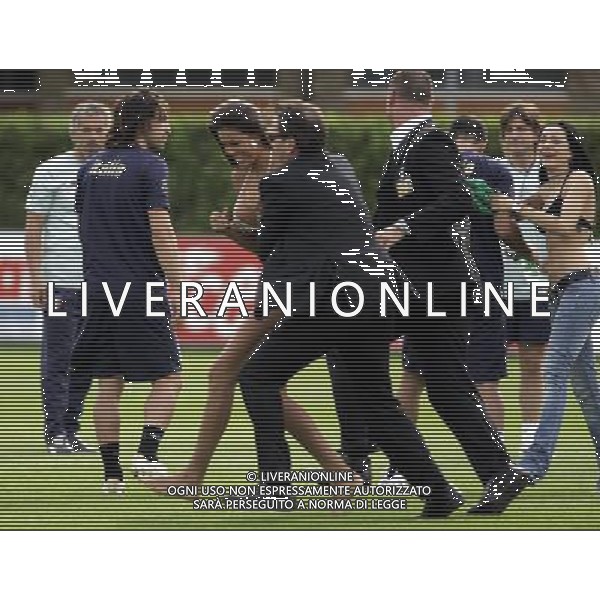 Raduno della Nazionale Italiana di calcio a Coverciano 25/05/2008 nella foto invasione di campo di una tifosa in costume ph Bucco/Ag. Aldo Liverani sas