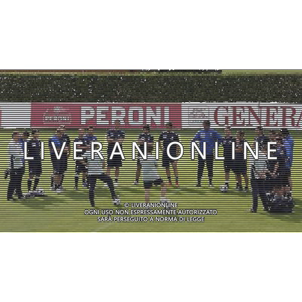 Raduno della Nazionale Italiana di Calcio a Coverciano 25/05/2008 nella foto roberto donadoni con il gruppo degli Azzurri durante il primo giorno di allenamento ph bucco/Ag. Aldo Liverani Sas