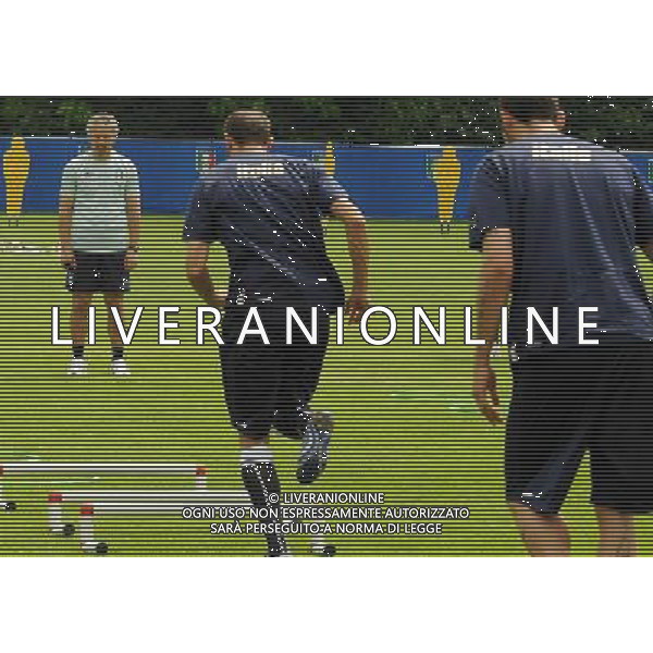 Allenamento Nazionale Italiana a Baden - 04.06.2008 Ritiro Austria Euro 2008 Nella Foto: roberto DONADONI OSSERVA GLI ESERCIZI Ph.Vitez-Ag. Aldo Liverani