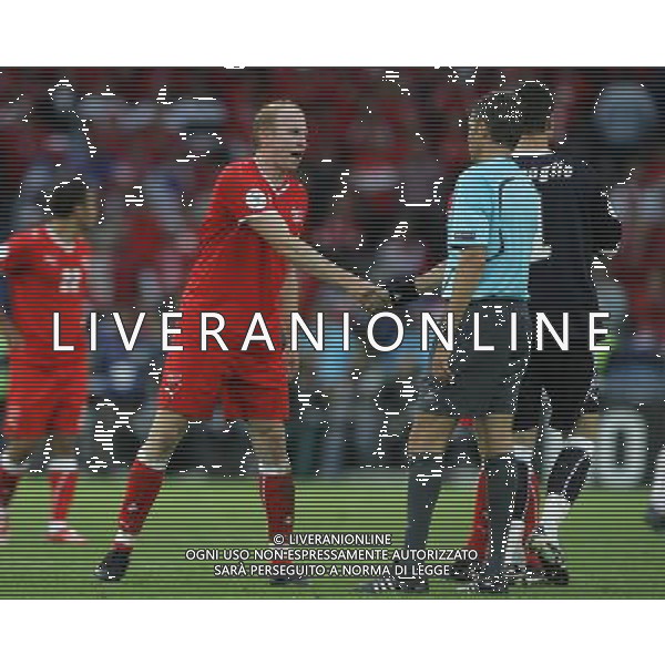 Basilea 07-06-2008 Campionati europei calcio EURO 2008 svizzera-rep. ceca 0:1 nella foto arbitro roberto rosetti e ludovic magnin a fine partita ph marco luzzani/ag aldo liverani s.a.s.