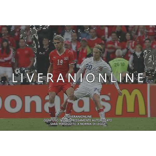 Basilea 07-06-2008 Campionati europei calcio EURO 2008 svizzera-rep. ceca 0:1 nella foto valon behrami e jaroslav plasil ph marco luzzani/ag aldo liverani s.a.s.