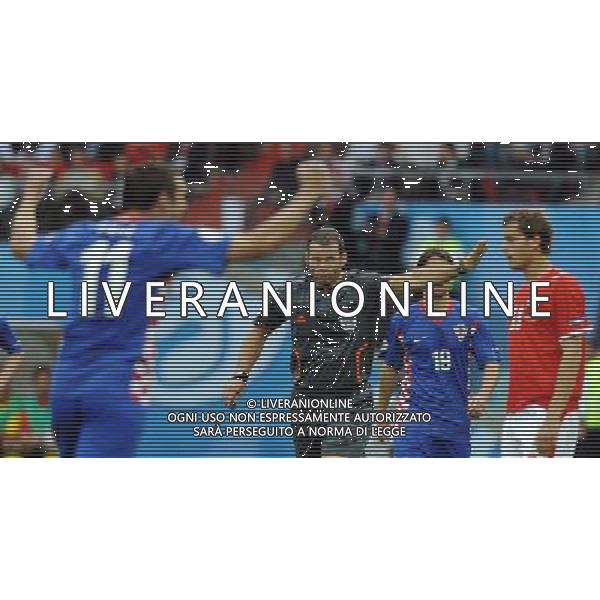 UEFA EURO 2008 Gruppo B M03 Vienna - 08.06.2008 Austria-Croazia Nella Foto:VINK PIETER INDICA IL RIGORE /Ph.Vitez-Ag. Aldo Liverani