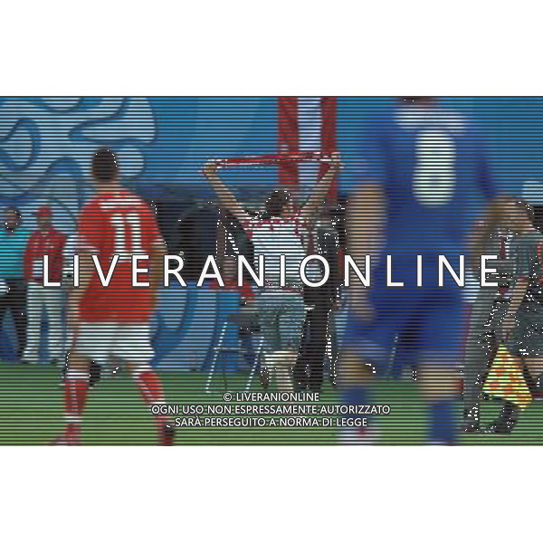 Austria-Croazia UEFA EUROPEI 2008 Gruppo B M03 Vienna - 08.06.2008 Nella Foto: INVASIONE DI CAMPO DI UN TIFOSO CROATO Ph.Vitez/Ag. Aldo Liverani