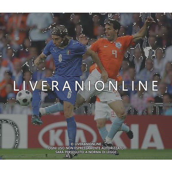 Olanda - Italia 09/06/2008 Europei 2008 nella foto andrea barzagli e van nistelrooy ph Luzzani/Ag. Aldo Liverani sas