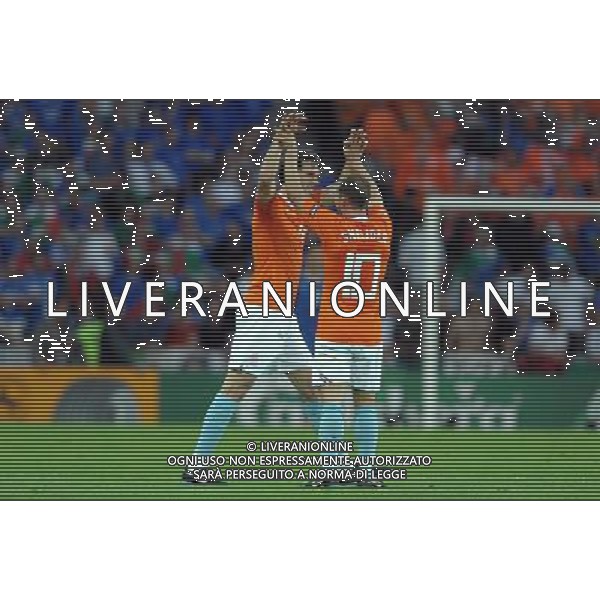 UEFA EURO 2008 Gruppo C M06 Berna - 09.06.2008 Olanda-Italia Nella Foto:VAN NISTELROOY ESULTA CON SNEIJDER /Ph.Vitez-Ag. Aldo Liverani