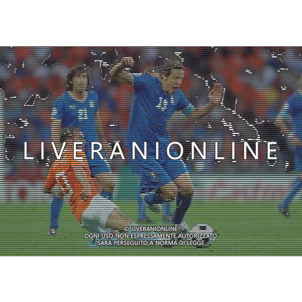 UEFA EURO 2008 Gruppo C M06 Berna - 09.06.2008 Olanda-Italia Nella Foto:AMBROSINI-SNEIJDER /Ph.Vitez-Ag. Aldo Liverani