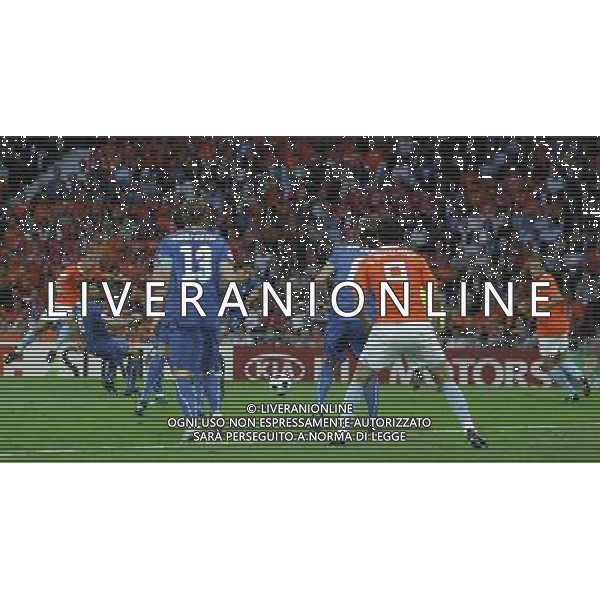 Olanda - Italia 09/06/2008 Europei 2008 nella foto VAN NILSTEROOY SUL PRIMO GOL OLANDA ph Luzzani/Ag. Aldo Liverani sas