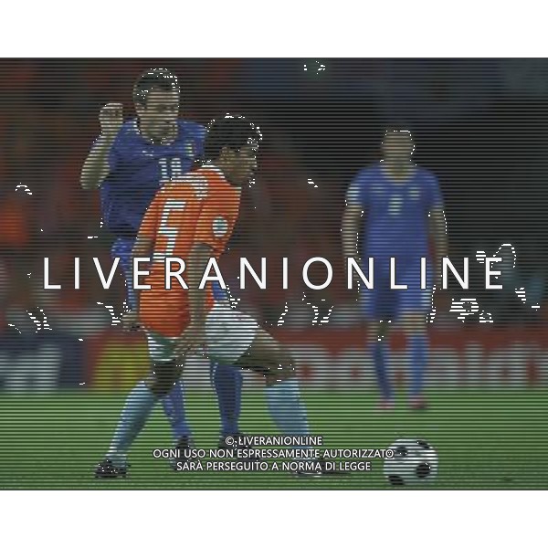 Olanda - Italia 09/06/2008 Europei 2008 nella foto ANTONIO CASSANO E VAN BRONCKHORST ph Luzzani/Ag. Aldo Liverani sas