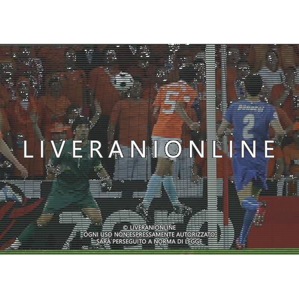 Olanda - Italia 09/06/2008 Europei 2008 nella foto IL GOL DI VAN BRONCKHORST ph Luzzani/Ag. Aldo Liverani sas