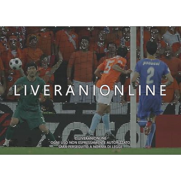 Olanda - Italia 09/06/2008 Europei 2008 nella foto IL GOL DI VAN BRONCKHORST ph Luzzani/Ag. Aldo Liverani sas