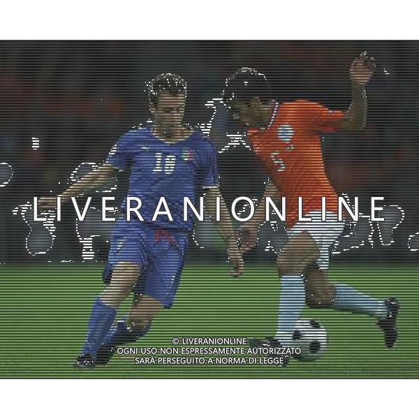 Olanda - Italia 09/06/2008 Europei 2008 nella foto ANTONIO CASSANO E VAN BRONCKHORST ph Luzzani/Ag. Aldo Liverani sas