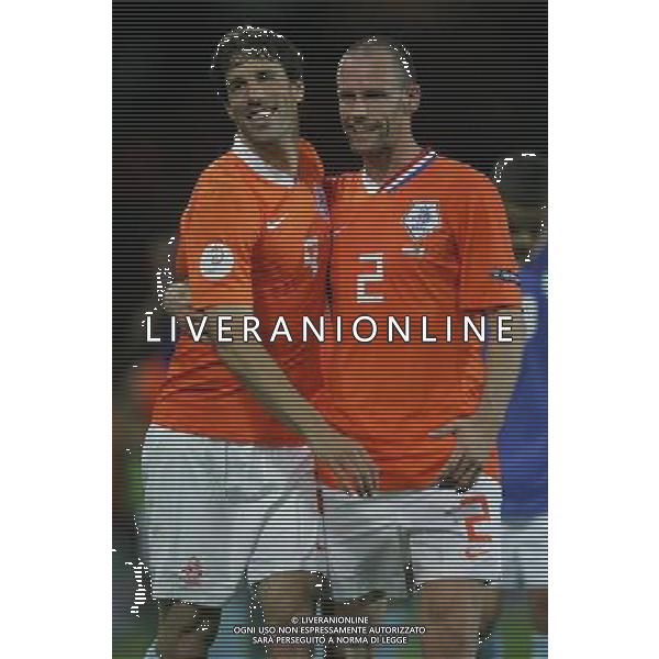 Olanda - Italia 09/06/2008 Europei 2008 nella foto Van Nilsterooy e ooijer A FINE GARA ph Luzzani/Ag. Aldo Liverani sas