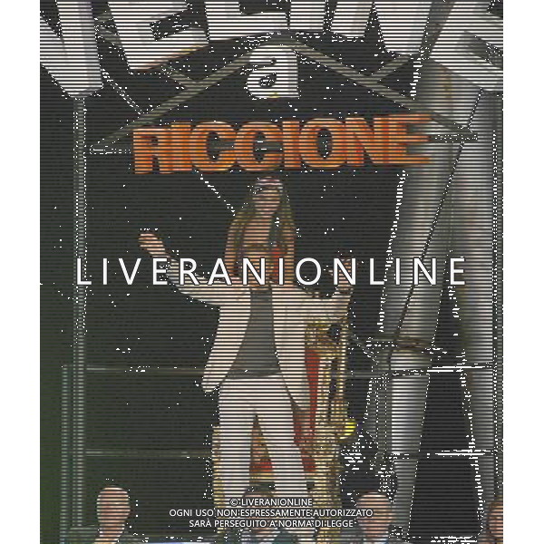 EZIO GREGGIO CON NINA SENICAR DURANTE LA TRASMISSIONE: \' VELINE\' A RICCIONE © GASPERONI - AG. ALDO LIVERANI SAS