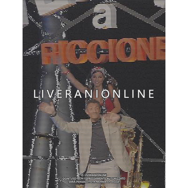 EZIO GREGGIO CON NINA SENICAR DURANTE LA TRASMISSIONE: \' VELINE\' A RICCIONE © GASPERONI - AG. ALDO LIVERANI SAS