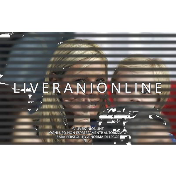 UEFA EURO 2008 Gruppo C M06 Berna - 09.06.2008 Olanda-Italia Nella Foto:MOGLIE DI DANIELE DE ROSSI CON LA FIGLIA /Ph.Vitez-Ag. Aldo Liverani