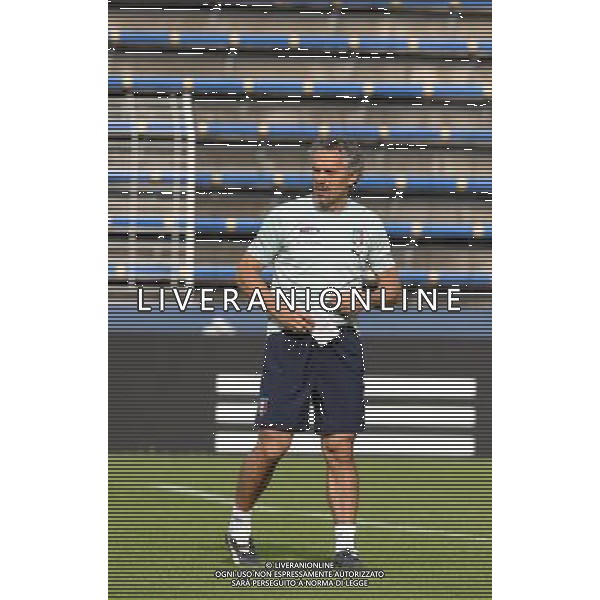 Allenamento Nazionale Italiana Baden - 11.06.2008 Nella Foto:DONADONI ROBERTO NASCONDE I SUOI APPUNTI /Ph.Vitez-Ag. Aldo Liverani