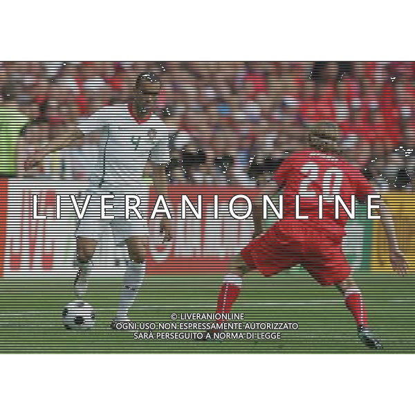 Ginevra 11-06-2008 Campionati europei calcio EURO2008 repubblica ceca-portogallo 1:3 nella foto bosingwa e jaroslav plasil ph marco luzzani/ag aldo liverani s.a.s.