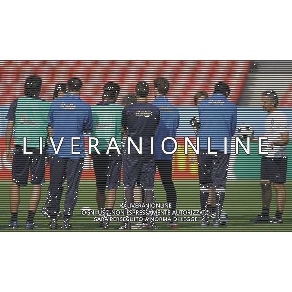 Zurigo (CH) 12-06-2008 Campionati europei EURO2008 Allenamento pre partita italia nella foto donadoni roberto parla al gruppo di giocatori ph marco luzzani/ag aldo liverani s.a.s.