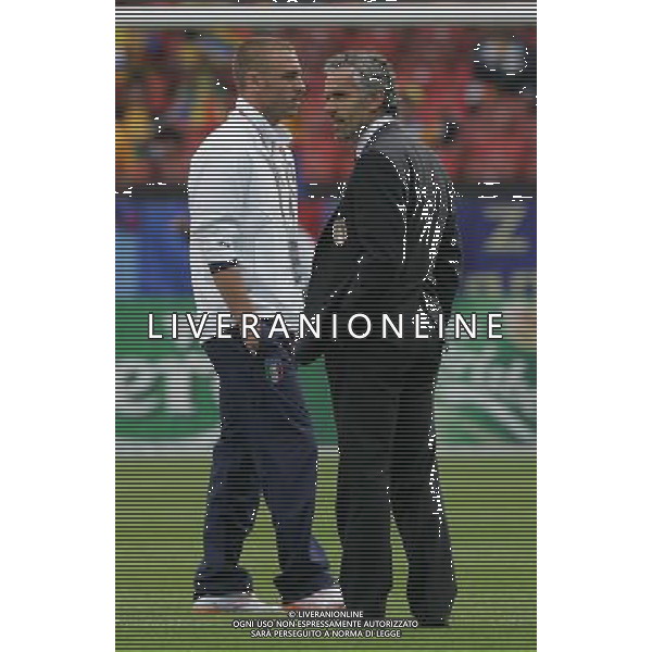 Italia - Romania 13/06/2008 Europei Zurigo nella foto i giocatori Italiani in campo nel prepartita - Daniele De Rossi e Roberto Donadoni ph luzzani/Ag. Aldo Liverani Sas