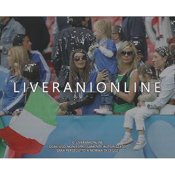 Italia - Romania 13/06/2008 Europei Zurigo nella foto la moglie di daniele de rossi con la figlia ph luzzani/Ag. Aldo Liverani Sas