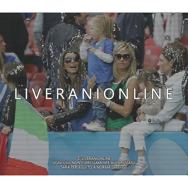 Italia - Romania 13/06/2008 Europei Zurigo nella foto la moglie di daniele de rossi, simone perrotta e gattuso gennaro ph luzzani/Ag. Aldo Liverani Sas