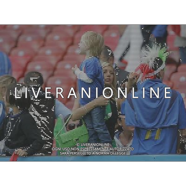 Italia - Romania 13/06/2008 Europei Zurigo nella foto la moglie di daniele de rossi con la figlia ph luzzani/Ag. Aldo Liverani Sas