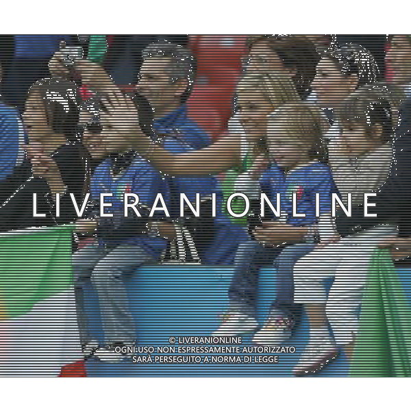 Italia - Romania 13/06/2008 Europei Zurigo nella foto la moglie di daniele de rossi con la figlia ph luzzani/Ag. Aldo Liverani Sas
