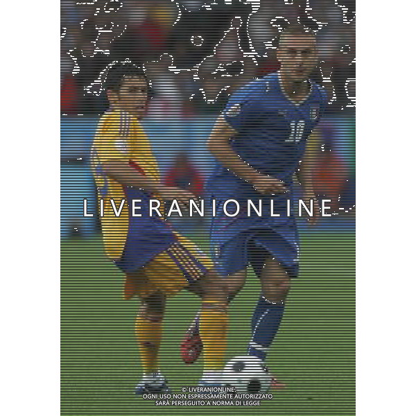 Italia - Romania 13/06/2008 Europei Zurigo nella foto daniele de rossi e codrea ph luzzani/Ag. Aldo Liverani Sas