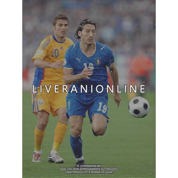 UEFA EURO 2008 Gruppo C M13 Zurigo - 13.06.2008 Italia-Romania Nella Foto:GIANLUCA ZAMBROTTA-ADRIAN MUTU /Ph.Vitez-Ag. Aldo Liverani