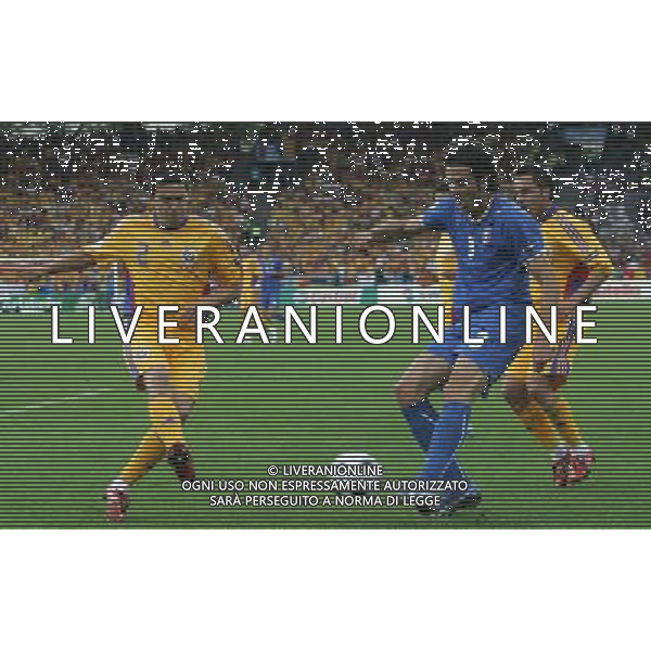 Italia-Romania UEFA EURO 2008 Gruppo C M13 Zurigo - 13.06.2008 Nella Foto: fabio grosso e contra Ph.Luzzani/Ag. Aldo Liverani