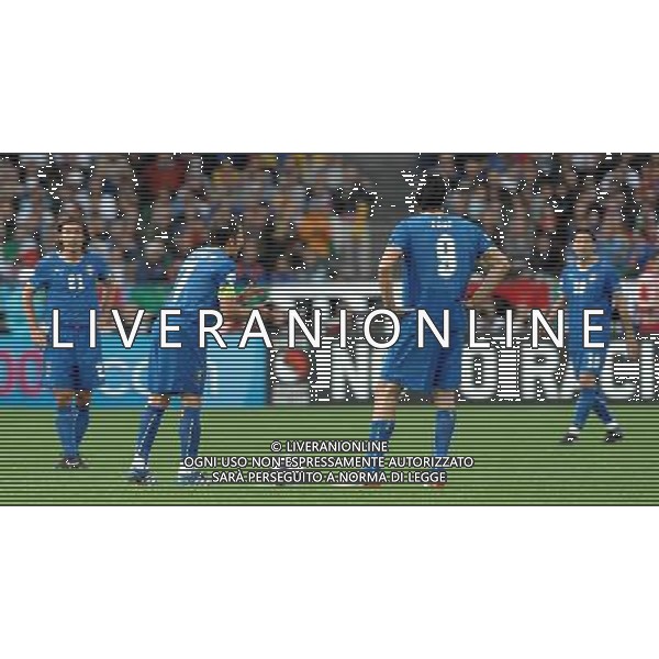 UEFA EURO 2008 Gruppo C M13 Zurigo - 13.06.2008 Italia-Romania Nella Foto:DEL PIERO INCITA I COMPAGNI DOPO GOL MUTU /Ph.Vitez-Ag. Aldo Liverani